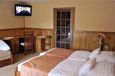 Trojka Hotel Es Panzio Szolnok Kamer foto